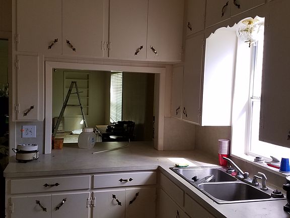 Kitchen with eating area