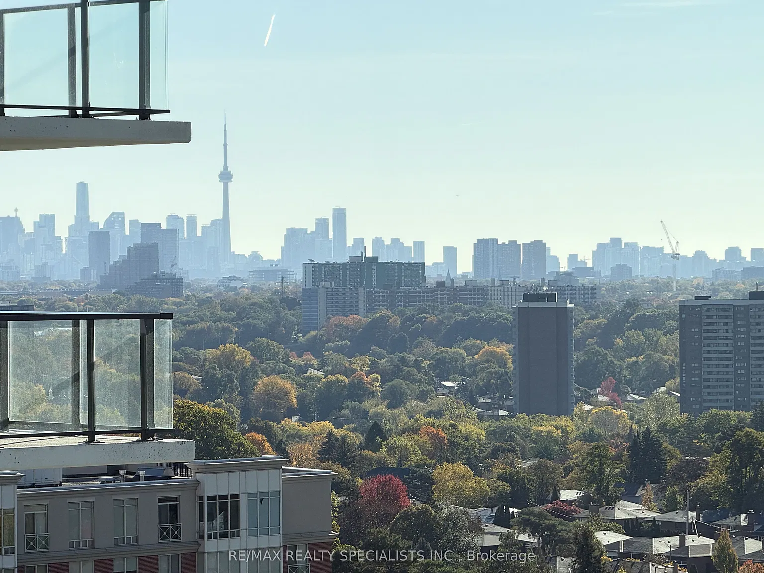 Notting Hill Condominiums — Photo 1