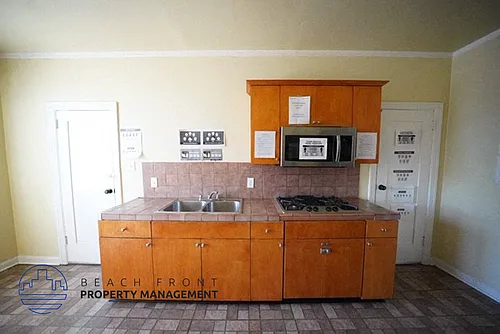 402 N Soto St. Photo 1