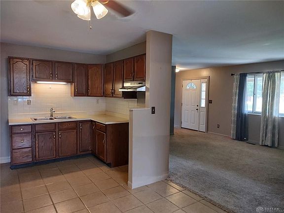 4th image of 1416 Seneca Dr