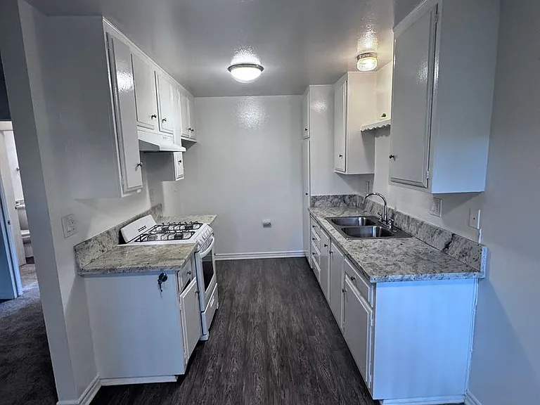 Arlington Apartments — Photo 7