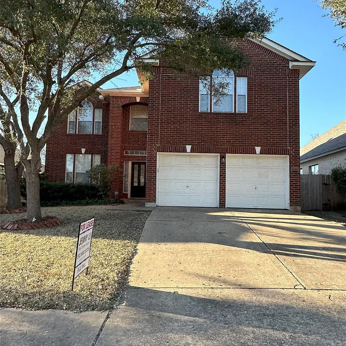 4 bed, 2.5 bath, 2405 sqft, $2,250 — Photo 1