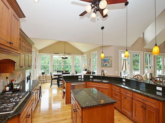 3rd image of 1929 Waterford Dr