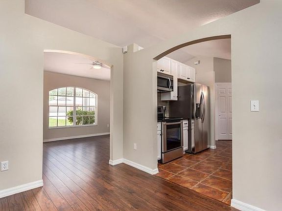 4th image of 410 El Camino Dr