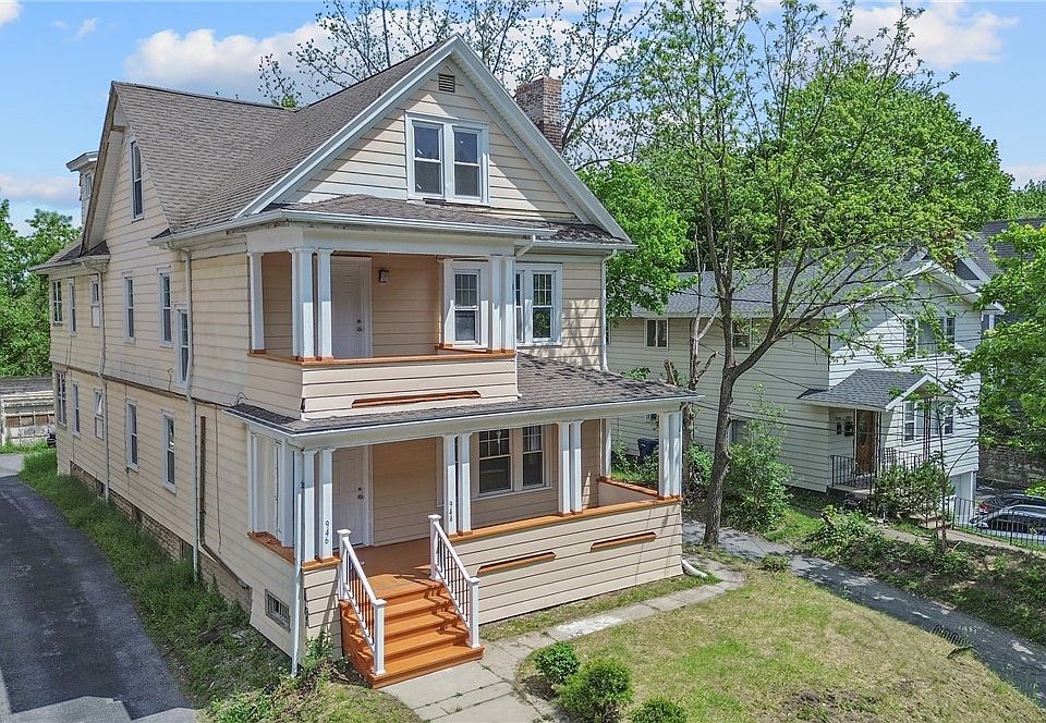 1st image of 944 Bellevue Ave