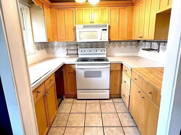 200 Maple St #2 — Photo 6