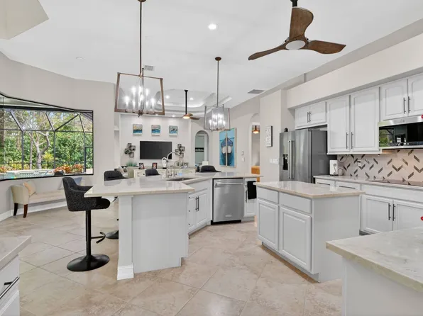 2360 19th St SW, Naples, FL 34117