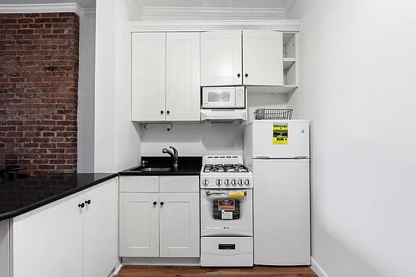 Rented by Douglas Elliman | media 15