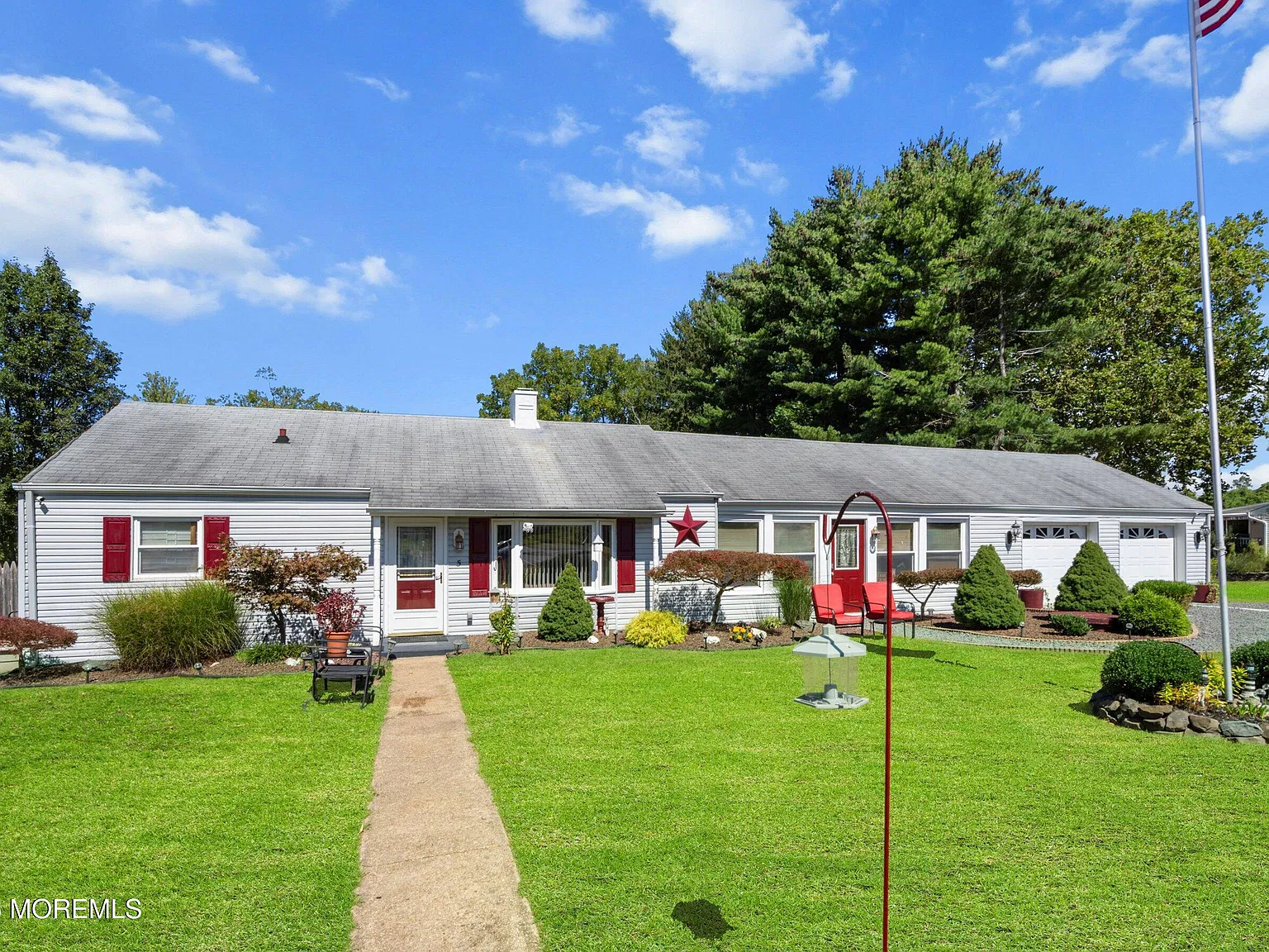 4 bed, $4,250 — Photo 1