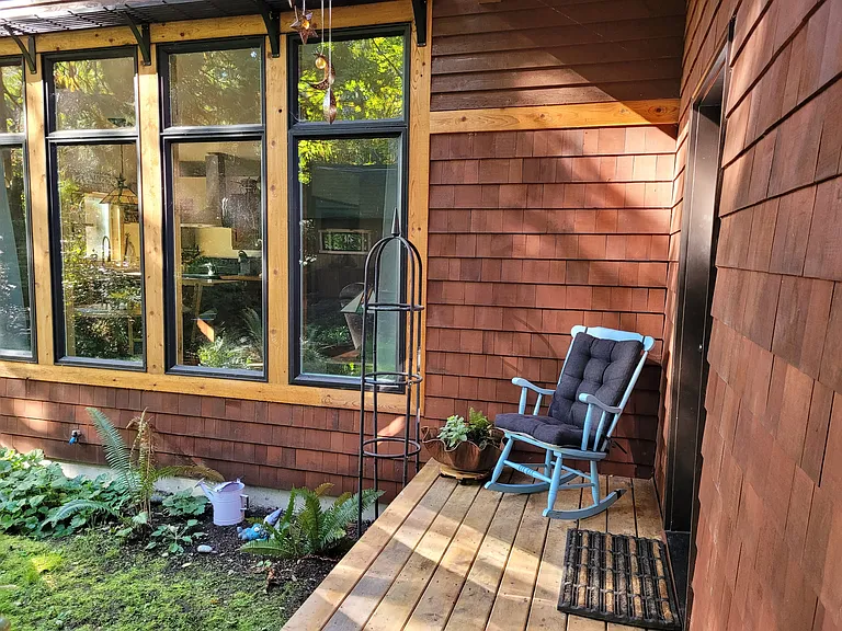 721 Claire Ln — Photo 2
