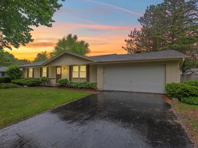 1916 Dixie DRIVE, Waukesha, WI, 53189