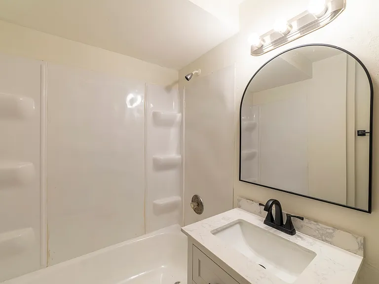 19 Rimbach St #6 — Photo 14