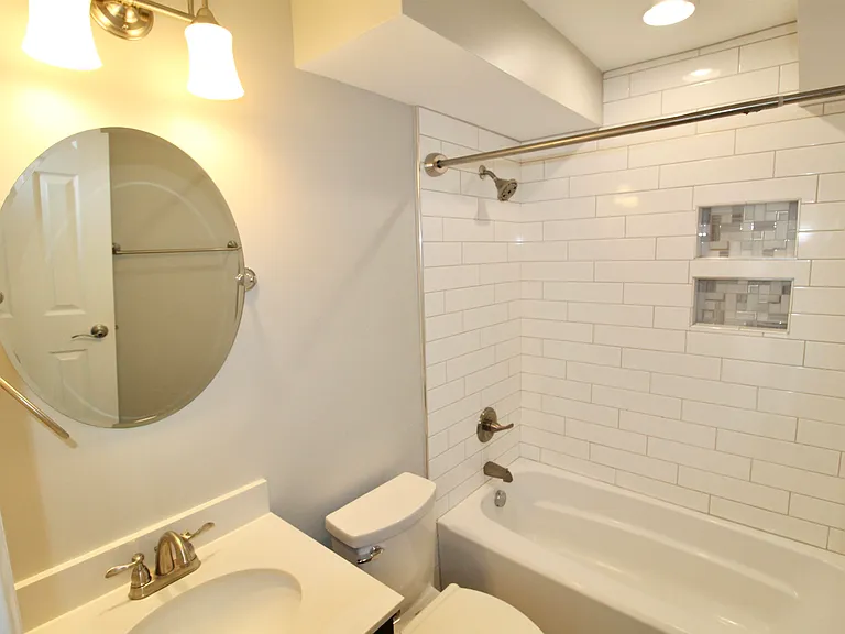 1360 Hunters Rd #D — Photo 11