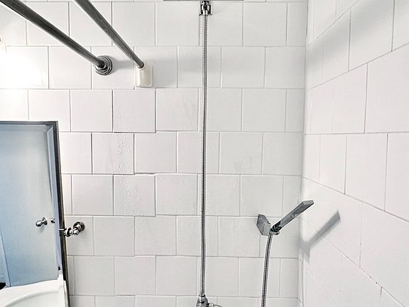 5th image of 345 E 93rd St APT 10E