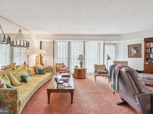 1420 Locust St APT 20F, Philadelphia, PA 19102