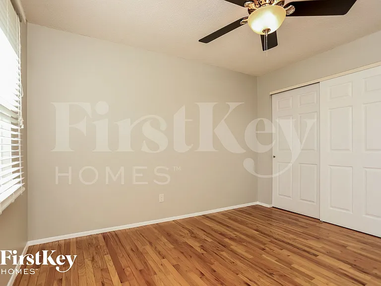 13235 Delft Dr — Photo 11