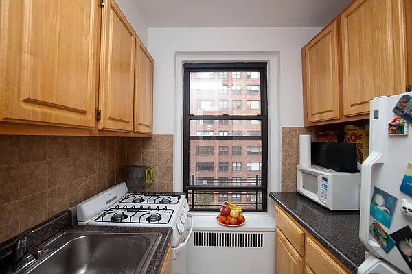 Rented by NYC Holdings Management | media 35