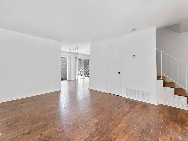 1316 Elm Ave #8 — Photo 8