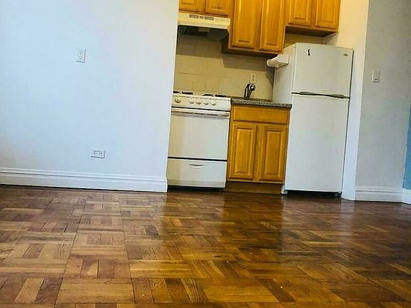 2nd image of 23-84 26th St #2A1