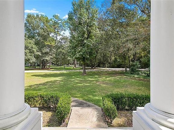 4th image of 12 Oak Grove Way