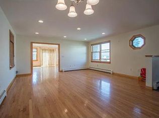 181 Kings Hwy, Hampton, NH 03842