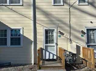 10 Carolina Dr APT 28, Oakdale, CT 06370