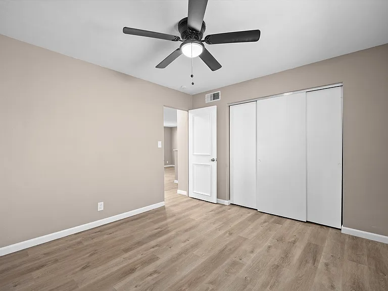 15 Manor Dr #1 — Photo 7