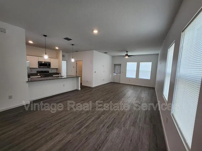 2340 Harris Hawk Ave — Photo 9