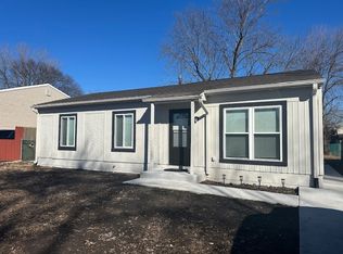 619 Parkside Ave, West Chicago, IL 60185