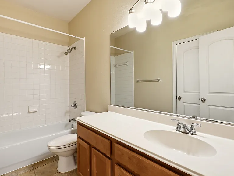 1435 Chase Ln — Photo 18