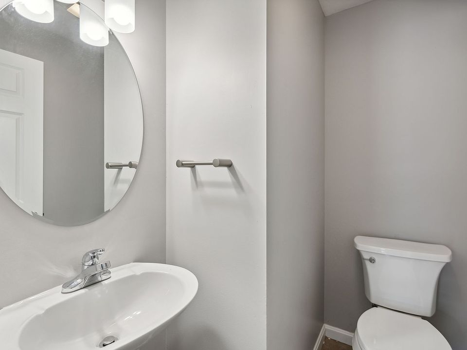 1st image of 10 Rose Terrace Cir