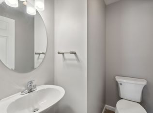 16 Rose Terrace Cir, Kennebunkport, ME 04046