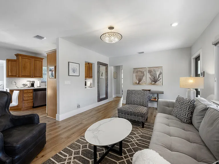 115 Highland Ln — Photo 11