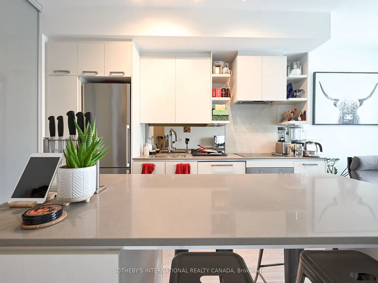 High Park Condominiums — Photo 2