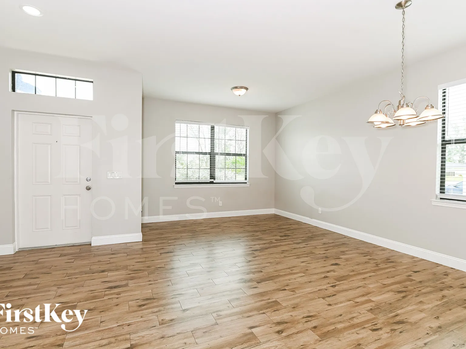 4 bed, 2.0 bath, 1853 sqft, $2,160 — Photo 2