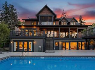 2737 Crescent Dr, Surrey, BC V4A3J9