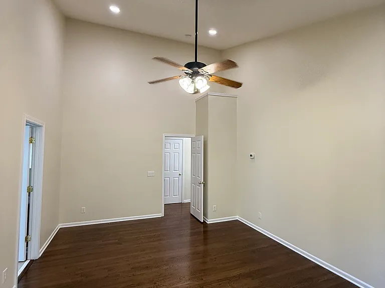 10822 Chamberlain Hall Ct — Photo 16