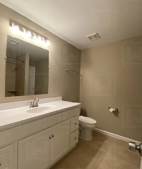 650-688 S Parkell Ave — Photo 8