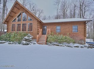 1347 Pine Cone Rd, Pocono Pines, PA 18350