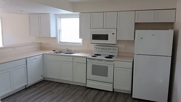 Building Photo - 3465 S Oaklawn Cir