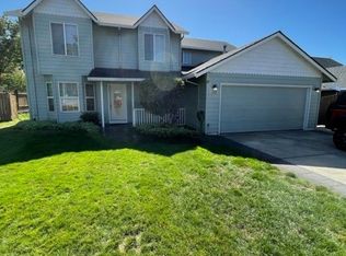 102 W Myrtlewood Dr, Newberg, OR 97132
