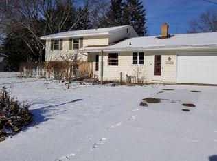 1605 Woodlawn Ave, Holland, MI