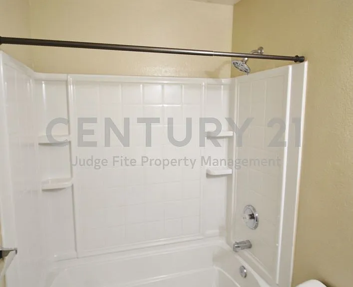 321 Briar Oaks Dr — Photo 16