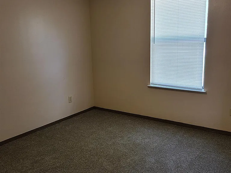 7924 Deborah Dr — Photo 8