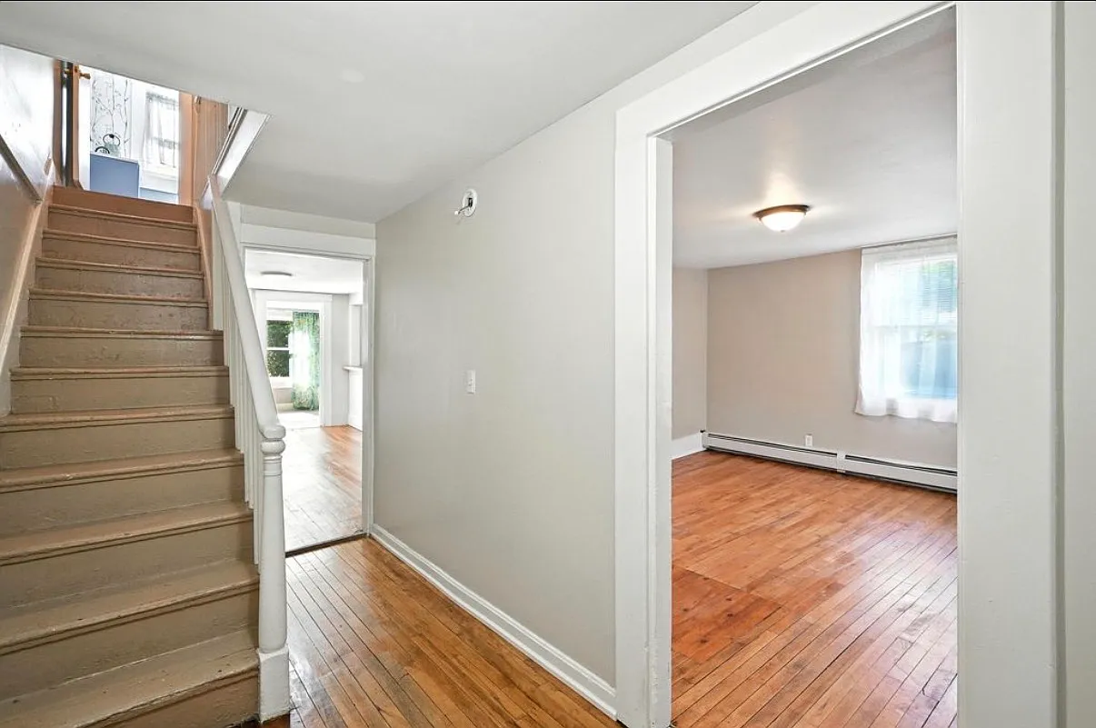 2 bed, 1000 sqft, $2,000 — Photo 1