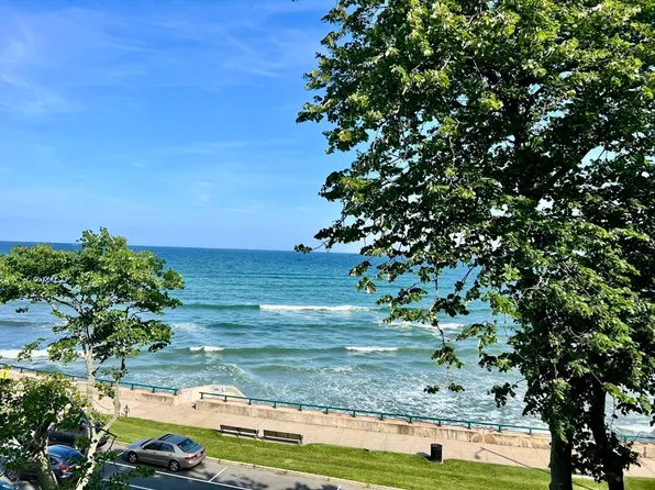 295 Lynn Shore Dr APT 401, Lynn, MA 01902