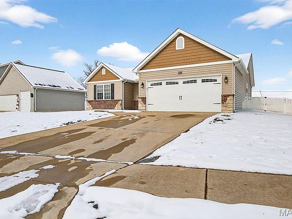 3rd image of 335 Aspen Creek Dr
