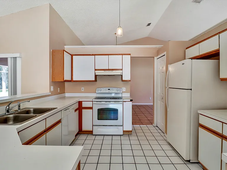 320 Saint Augustine Courtwind Ml — Photo 12