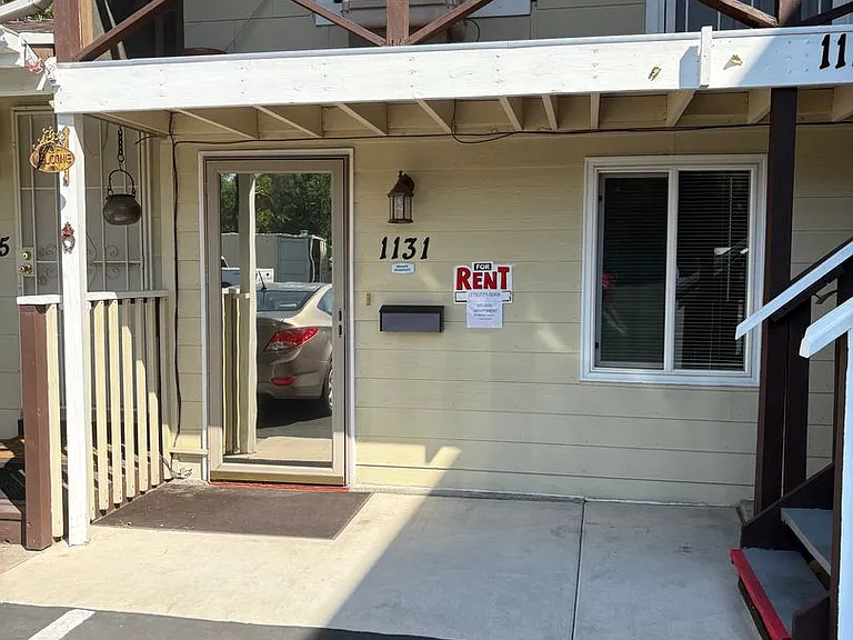 1131 Hunter Lake Dr — Photo 1