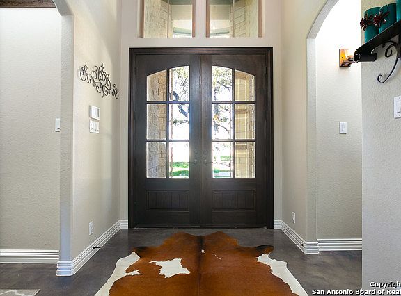 4th image of 5661 Dry Comal Dr